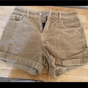 High waisted corduroy shorts 🌻